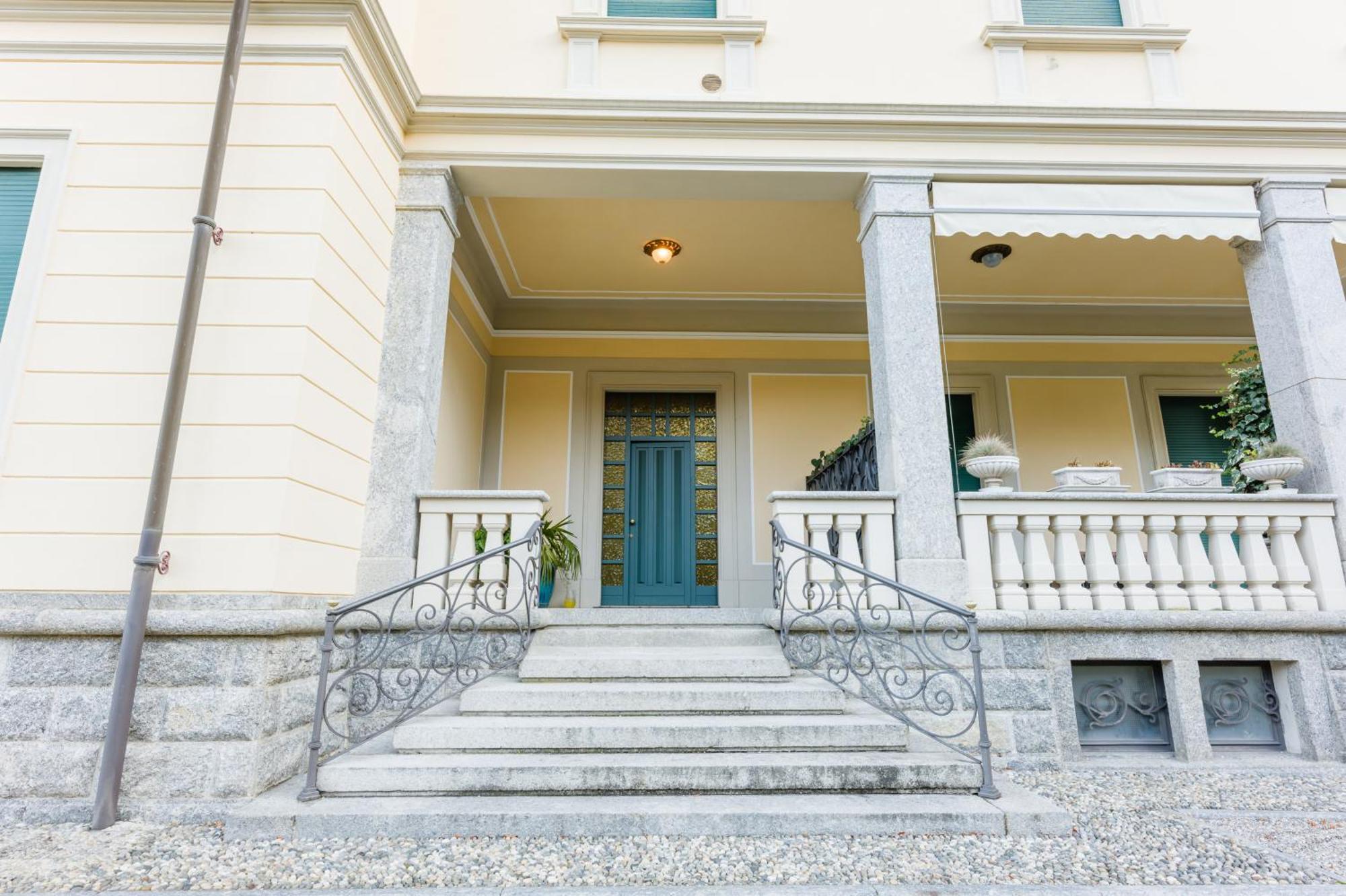 Regal Villa With Como Lake View And Free Parking Bellagio Eksteriør billede