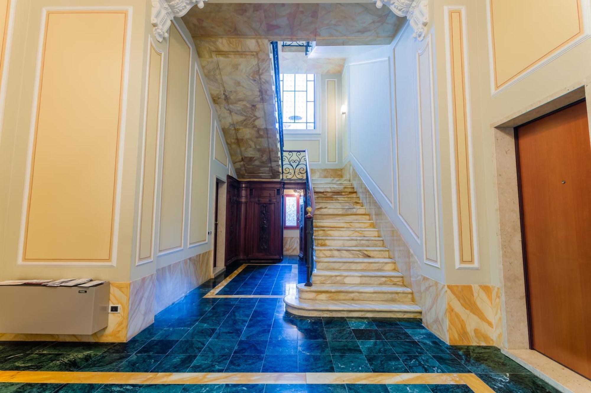Regal Villa With Como Lake View And Free Parking Bellagio Eksteriør billede