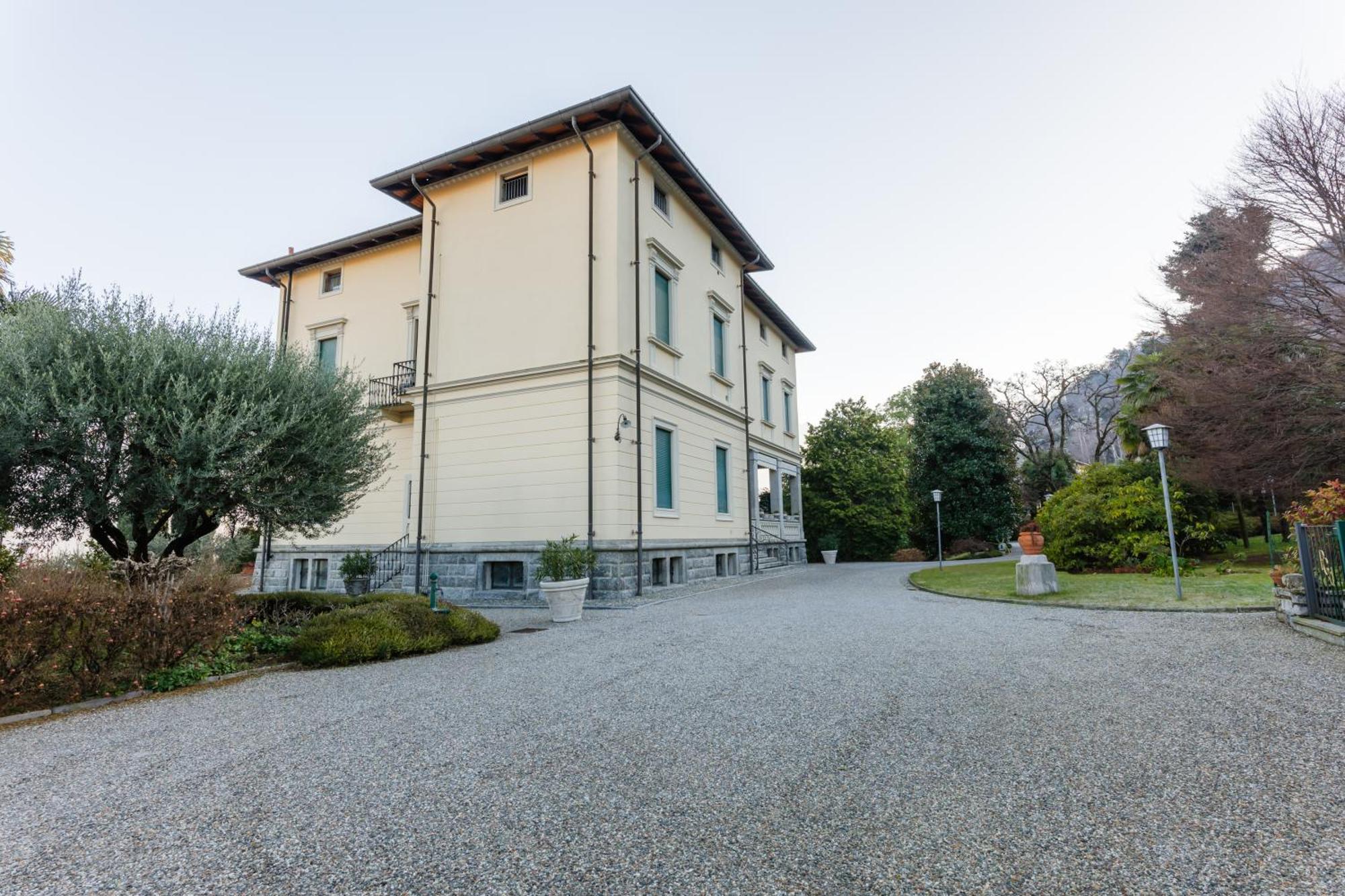 Regal Villa With Como Lake View And Free Parking Bellagio Eksteriør billede